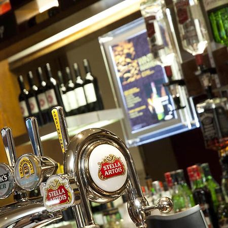 Premier Inn Camberley Buitenkant foto