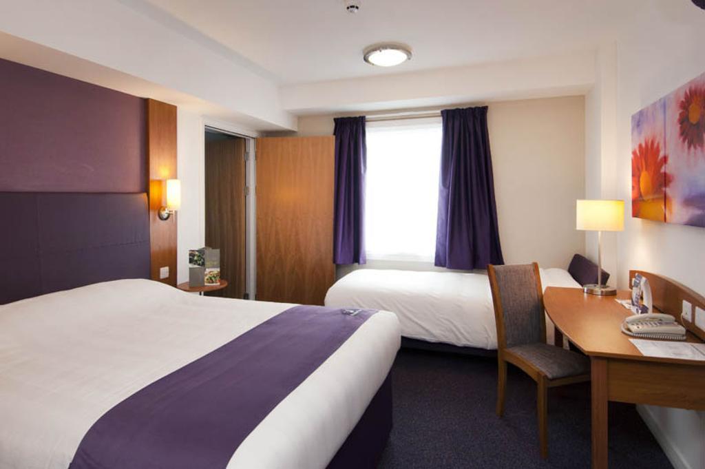 Premier Inn Camberley Kamer foto