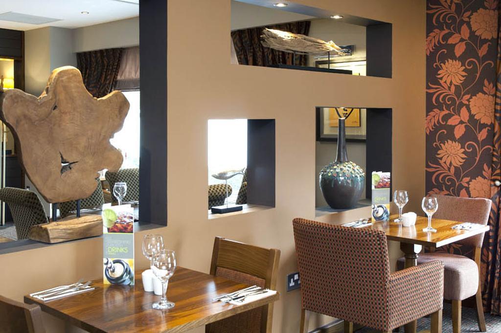 Premier Inn Camberley Buitenkant foto