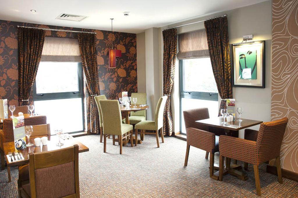 Premier Inn Camberley Buitenkant foto