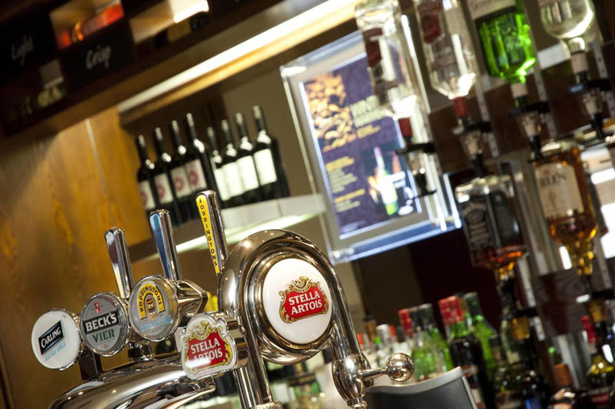 Premier Inn Camberley Buitenkant foto